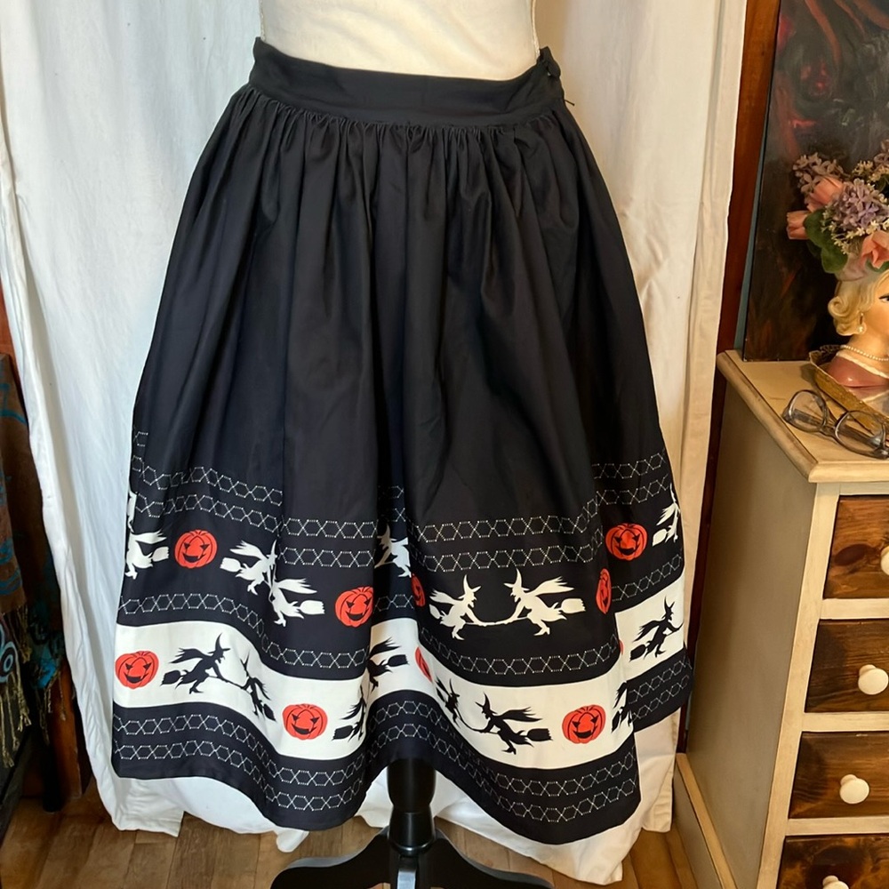 Unique Vintage size 6/8 black Halloween circle skirt